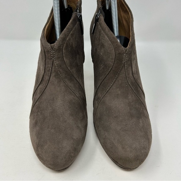 Clarks Artisan Kently Lala Dark Taupe Gray Suede Heel Booties Heels Size 9.5 - Picture 5 of 11
